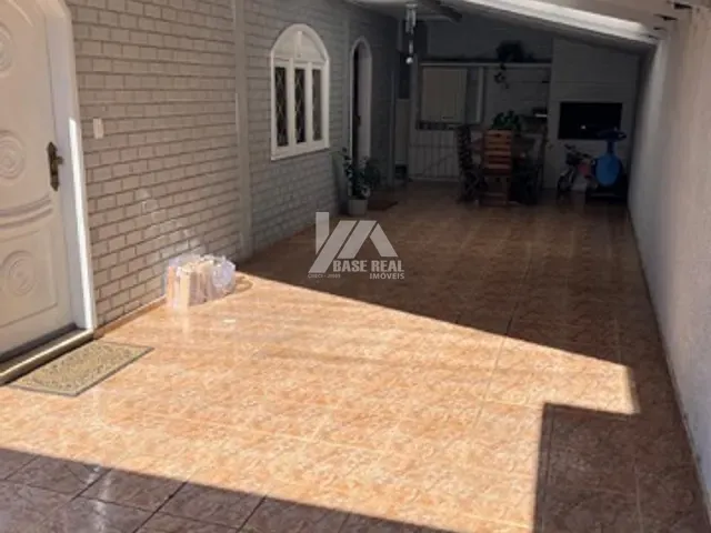 Casa 2 quartos e 1 banheiro, à venda, no bairro Centro em Guarapuava