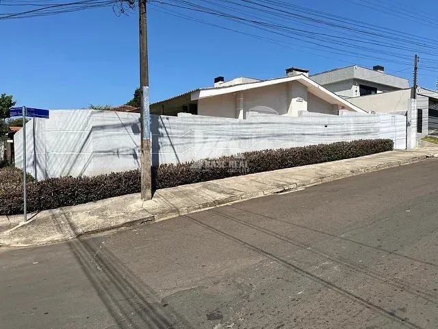 Casa 2 quartos e 1 banheiro, à venda, no bairro Centro em Guarapuava