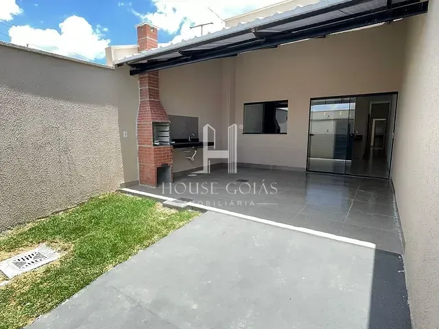 Casa com 130m² 3 quartos e 2 banheiros, à venda, no bairro Residencial Flor do Ipê I em Senador Canedo