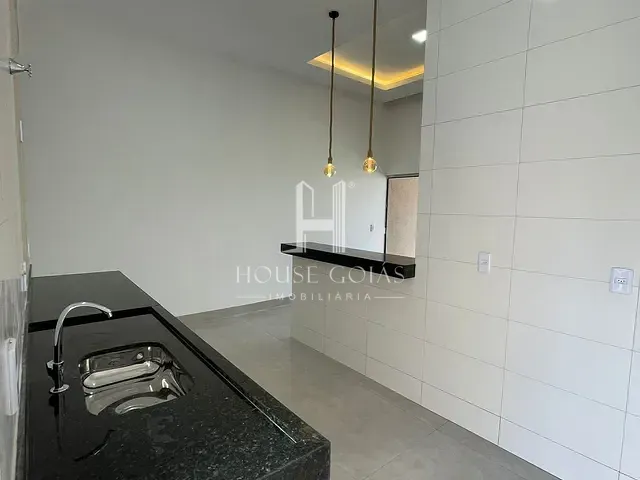 Casa com 130m² 3 quartos e 2 banheiros, à venda, no bairro Residencial Flor do Ipê I em Senador Canedo