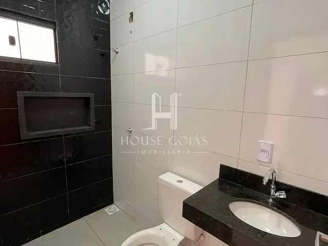 Casa com 130m² 3 quartos e 2 banheiros, à venda, no bairro Residencial Flor do Ipê I em Senador Canedo