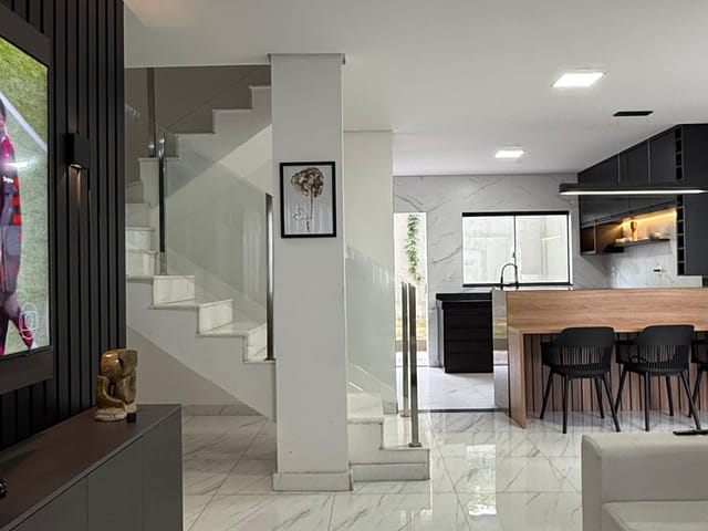 Foto do Casa - Casa a venda  no Bairro Planalto, composta por 3 quartos  sendo uma  suíte, 2 vagas  de garagem, toda mobiliada  na Região da Pampulha | Deltalar Imóveis
