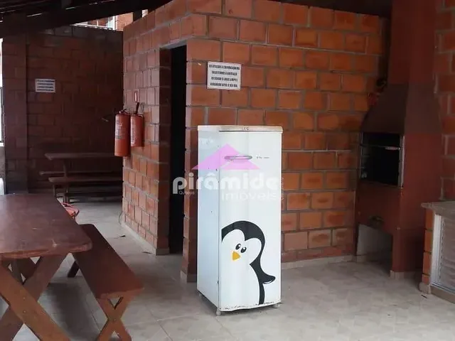 Casa com 10m² 1 quarto e 1 banheiro, à venda, no bairro Martin de Sá em Caraguatatuba