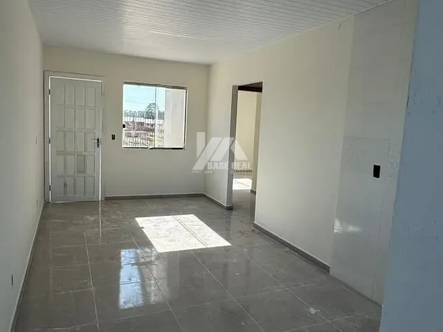 Casa 2 quartos e 1 banheiro, à venda, no bairro Contorno em Ponta Grossa