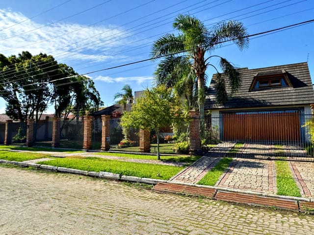 Casa com 900m² 3 quartos e 3 banheiros, à venda, no bairro Laranjal em Pelotas