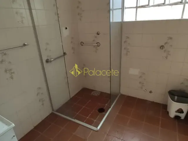 Casa com 250m² 2 quartos e 2 banheiros, à venda, no bairro Centro em Taubaté