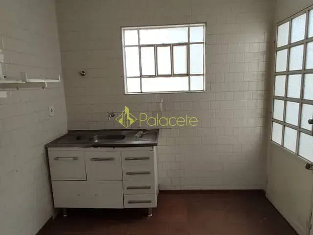 Casa com 250m² 2 quartos e 2 banheiros, à venda, no bairro Centro em Taubaté