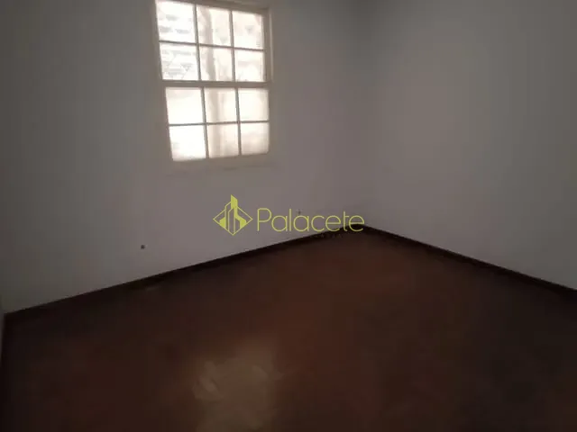 Casa com 250m² 2 quartos e 2 banheiros, à venda, no bairro Centro em Taubaté