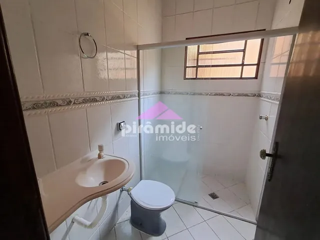 Casa com 10m² 2 quartos e 2 banheiros, para alugar, no bairro Bosque dos Eucaliptos em São José Dos Campos
