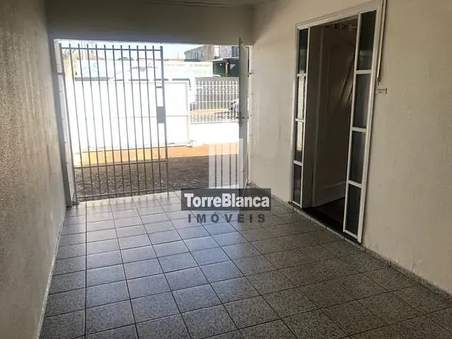 Casa com 450m² 4 quartos e 1 banheiro, à venda, no bairro Oficinas em Ponta Grossa