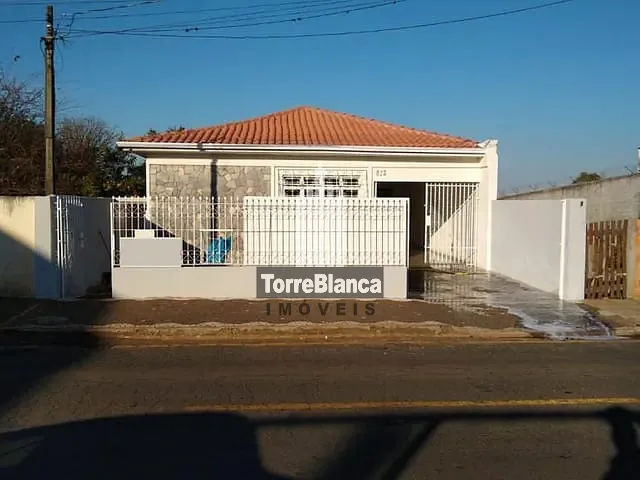 Casa com 450m² 4 quartos e 1 banheiro, à venda, no bairro Oficinas em Ponta Grossa