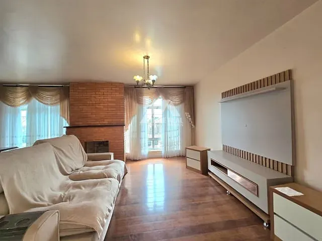 Casa com 420m² 3 quartos e 33 banheiros, à venda, no bairro Orfãs em Ponta Grossa