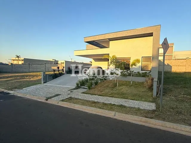 Casa com 333m² 3 quartos e 5 banheiros, à venda, no bairro Jardim Ypê em Paulínia