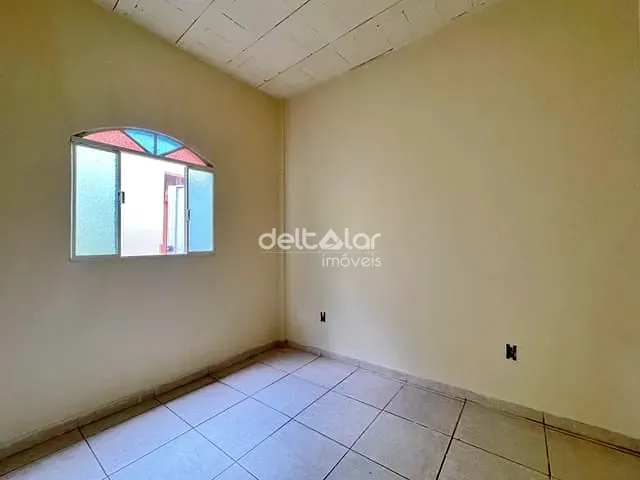 Casa com 38m² 1 quarto e 1 banheiro, para alugar, no bairro Piratininga (Venda Nova) em Belo Horizonte