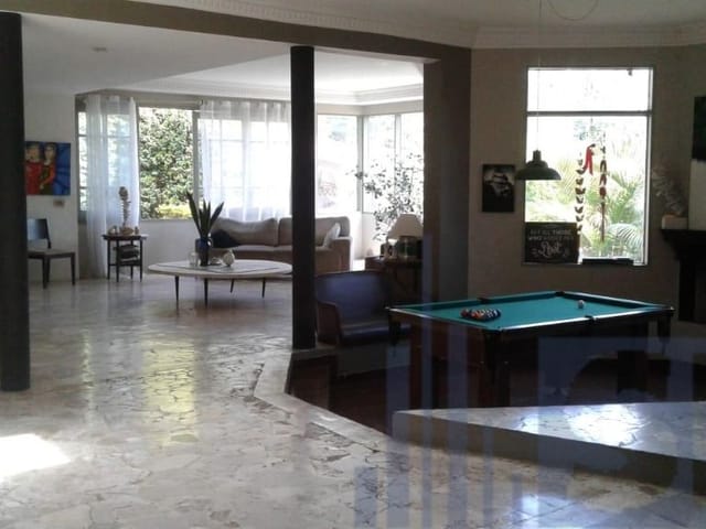 Casa com 1900m² 4 quartos e 5 banheiros, à venda, no bairro Condomínio Refúgio dos Pinheiros em Itapevi