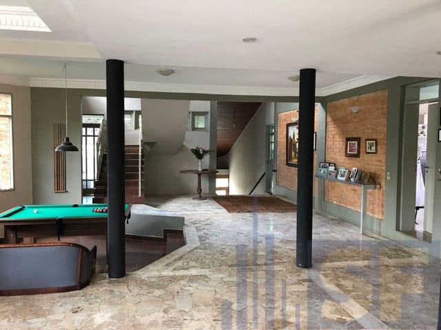 Casa com 1900m² 4 quartos e 5 banheiros, à venda, no bairro Condomínio Refúgio dos Pinheiros em Itapevi