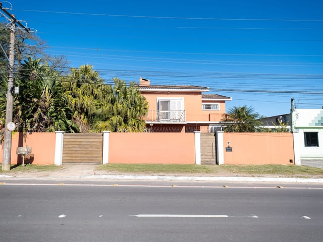 Casa 3 quartos e 3 banheiros, à venda, no bairro Três Vendas em Pelotas