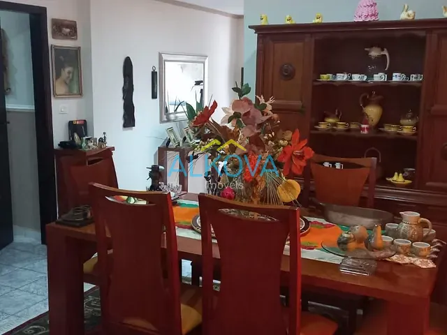 Casa com 625m² 3 quartos e 2 banheiros, à venda ou para alugar, no bairro Palmeiras de São José em São José dos Campos