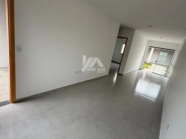 Casa 2 quartos e 1 banheiro, à venda, no bairro Cará-cará em Ponta Grossa