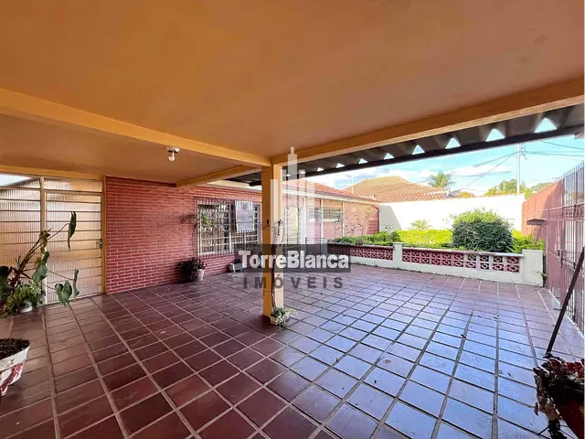 Casa com 314m² 3 quartos e 2 banheiros, à venda, no bairro Jardim Carvalho em Ponta Grossa