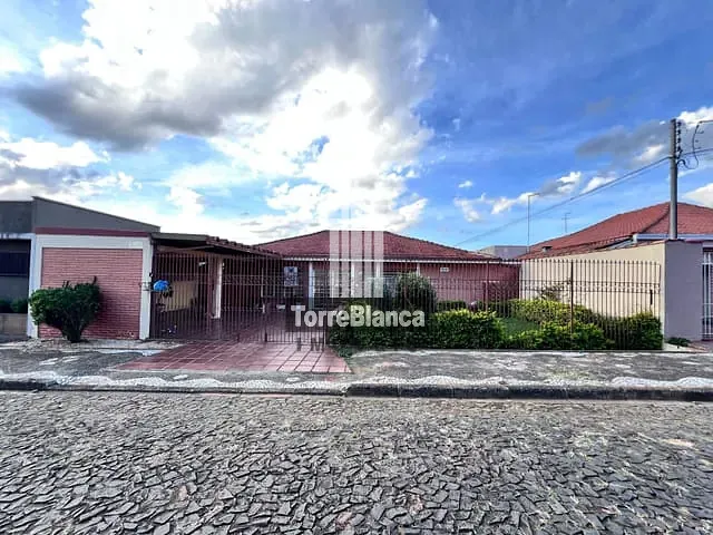 Casa com 314m² 3 quartos e 2 banheiros, à venda, no bairro Jardim Carvalho em Ponta Grossa