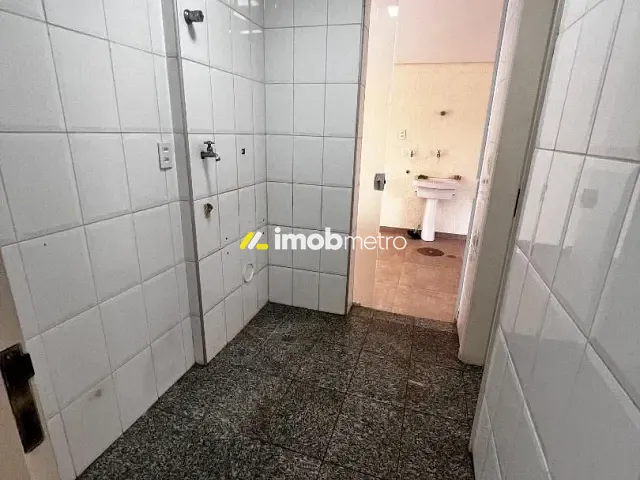Casa com 600m² 4 quartos e 4 banheiros, para alugar, no bairro Parque da Hípica em Campinas