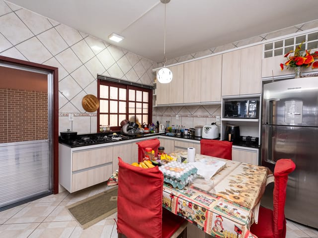 Casa com 300m² 3 quartos e 3 banheiros, à venda, no bairro Tres Vendas em Pelotas