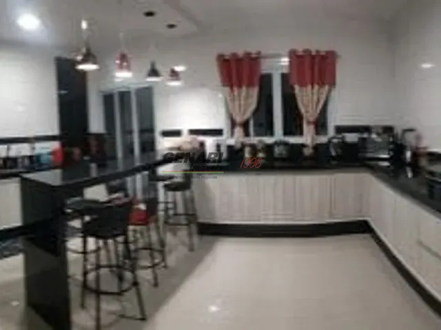 Casa com 250m² 3 quartos e 5 banheiros, à venda, no bairro Jardim Flórida em Indaiatuba