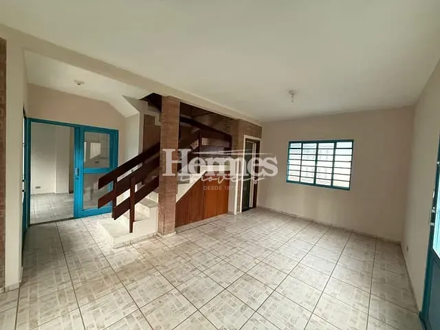Casa com 300m² 2 quartos e 3 banheiros, para alugar, no bairro Jardim América em Paulínia
