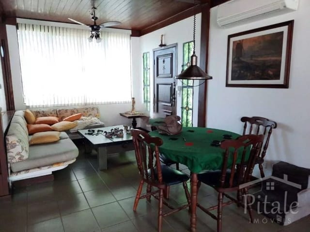 Casa com 552m² 4 quartos e 2 banheiros, à venda, no bairro Enseada em Guarujá