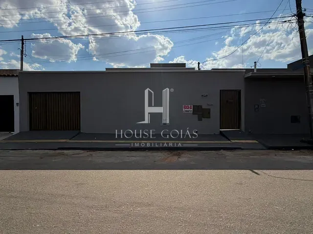 Casa com 360m² 4 quartos e 2 banheiros, à venda, no bairro Rodoviário em Goiânia