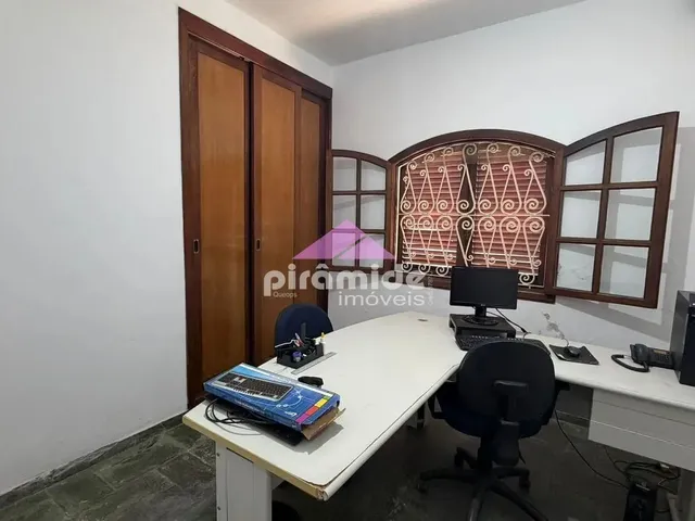 Casa com 302m² 3 quartos e 3 banheiros, à venda, no bairro Vila Betânia em São José Dos Campos