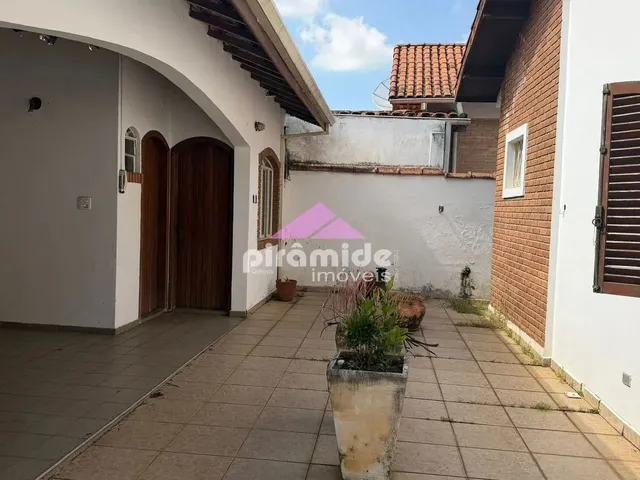 Casa com 302m² 3 quartos e 3 banheiros, à venda, no bairro Vila Betânia em São José Dos Campos