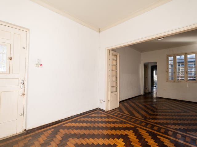 Casa 3 quartos e 3 banheiros, à venda ou para alugar, no bairro Centro em Pelotas