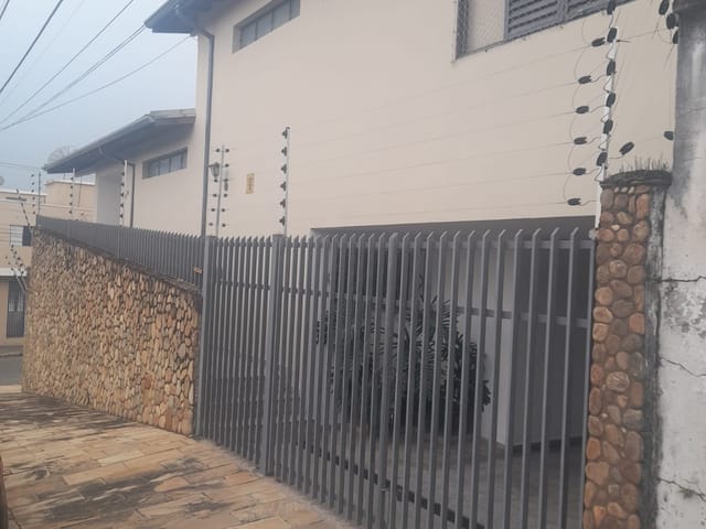 Casa 3 quartos e 2 banheiros, à venda, no bairro Vila Nair em Pindamonhangaba