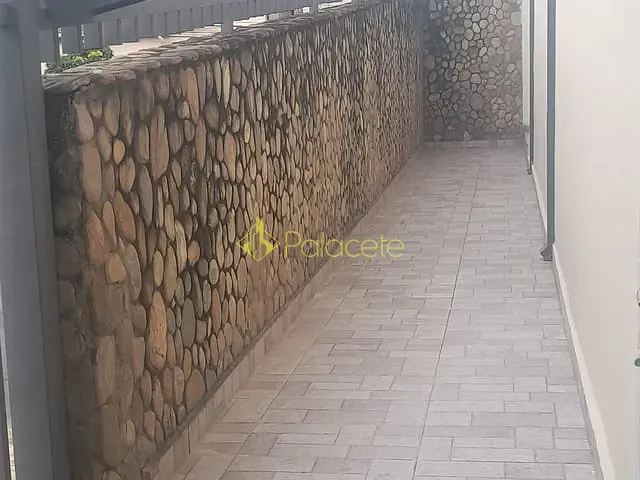 Casa 3 quartos e 2 banheiros, à venda, no bairro Vila Nair em Pindamonhangaba