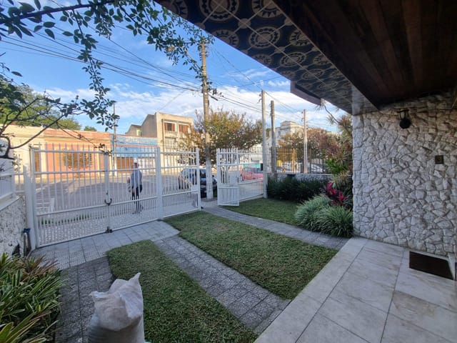 Casa com 374m² 4 quartos e 3 banheiros, à venda, no bairro Centro em Pelotas