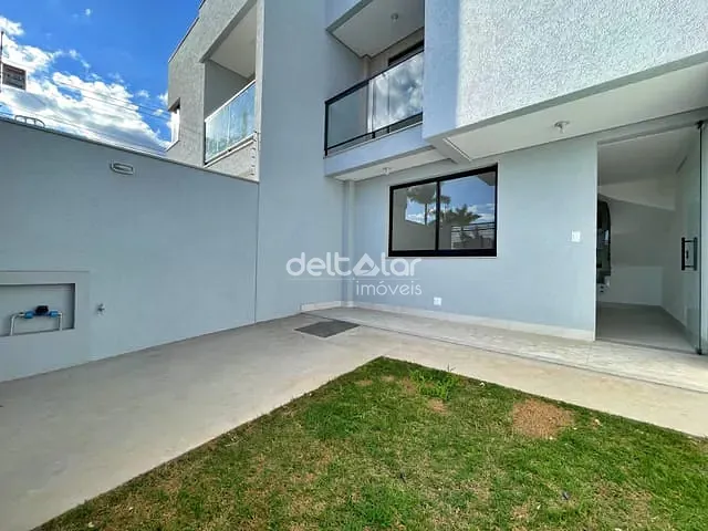 Casa com 125m² 3 quartos e 3 banheiros, para alugar, no bairro Planalto em Belo Horizonte