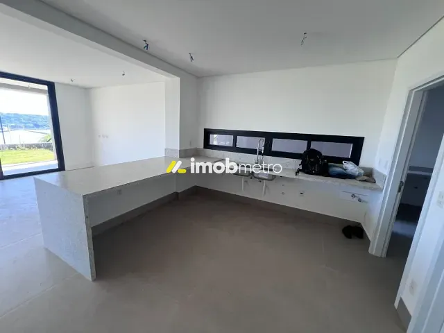 Casa com 300m² 3 quartos e 5 banheiros, à venda, no bairro Alphaville D. Pedro em Campinas