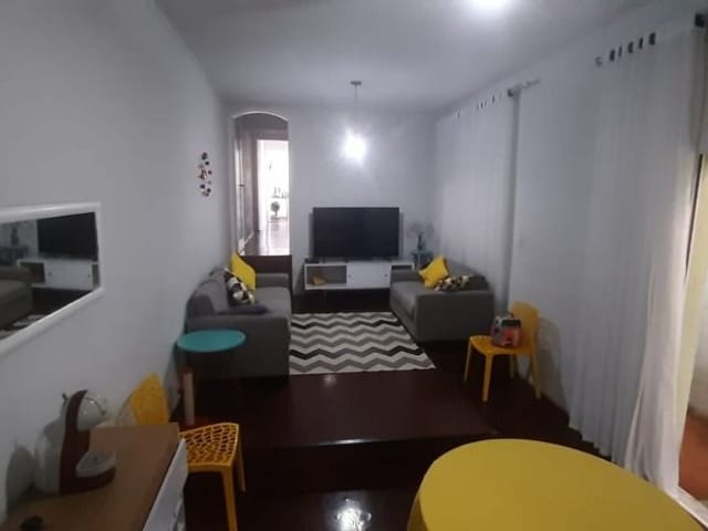 Casa com 243m² 5 quartos e 3 banheiros, à venda, no bairro Rochdale em Osasco