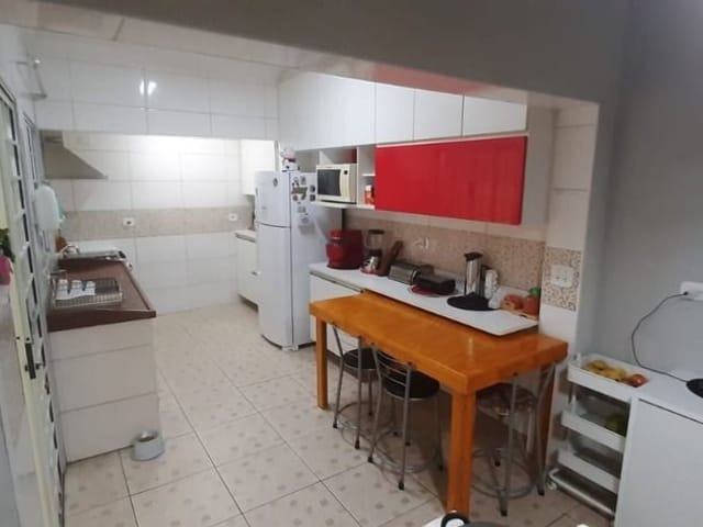 Casa com 243m² 5 quartos e 3 banheiros, à venda, no bairro Rochdale em Osasco