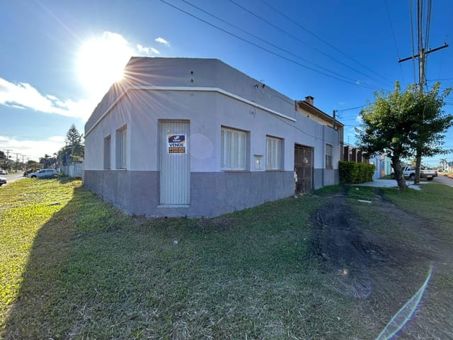 Casa 2 quartos e 2 banheiros, à venda, no bairro Areal em Pelotas