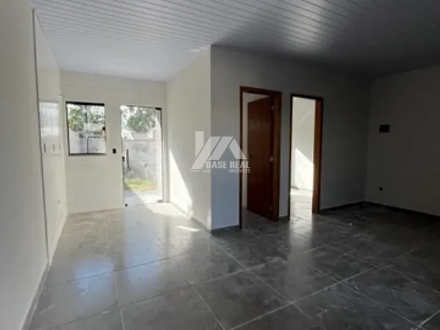 Casa 2 quartos e 1 banheiro, à venda, no bairro Colônia Dona Luíza em Ponta Grossa