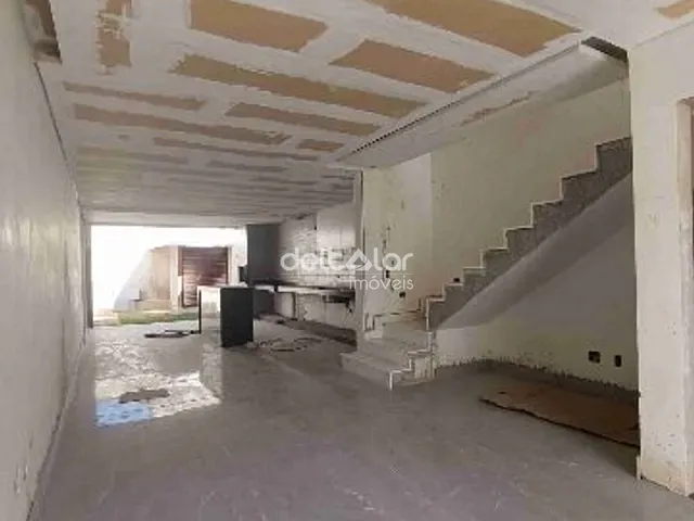 Casa com 205m² 3 quartos e 3 banheiros, à venda, no bairro Santa Amélia em Belo Horizonte