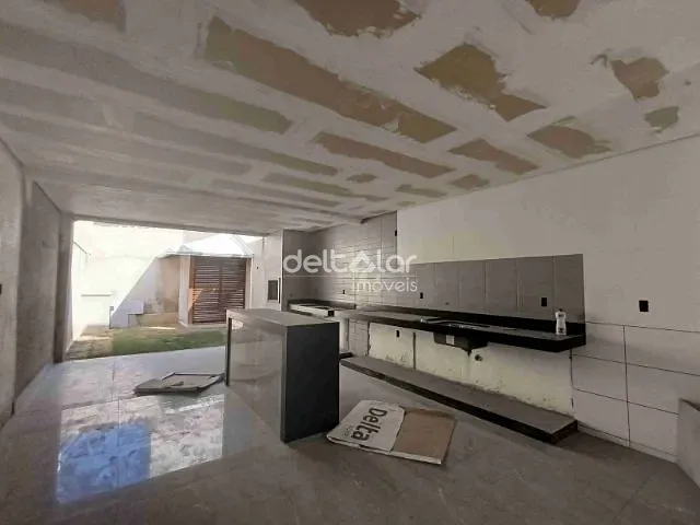 Casa com 205m² 3 quartos e 3 banheiros, à venda, no bairro Santa Amélia em Belo Horizonte