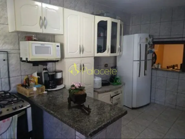 Casa 3 quartos e 2 banheiros, à venda, no bairro Bela Vista em Pindamonhangaba