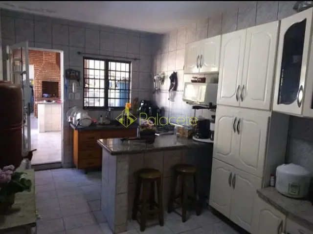 Casa 3 quartos e 2 banheiros, à venda, no bairro Bela Vista em Pindamonhangaba