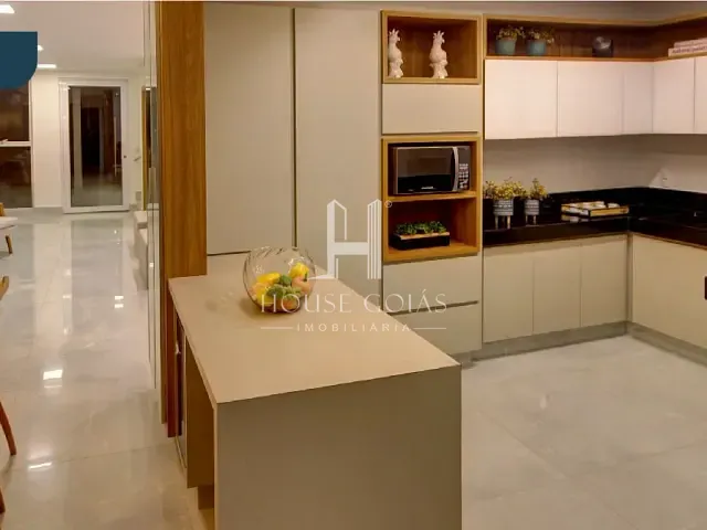 Casa com 245m² 4 quartos e 5 banheiros, à venda, no bairro Jardim Atlântico em Goiânia