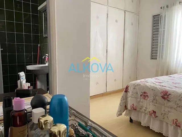 Casa com 250m² 2 quartos e 3 banheiros, à venda, no bairro Jardim Satélite em São José dos Campos