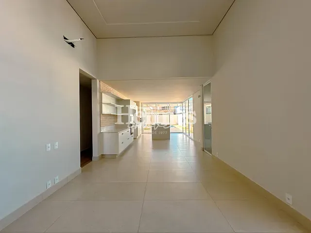 Casa com 363m² 3 quartos e 4 banheiros, à venda, no bairro Parque Brasil 500 em Paulínia